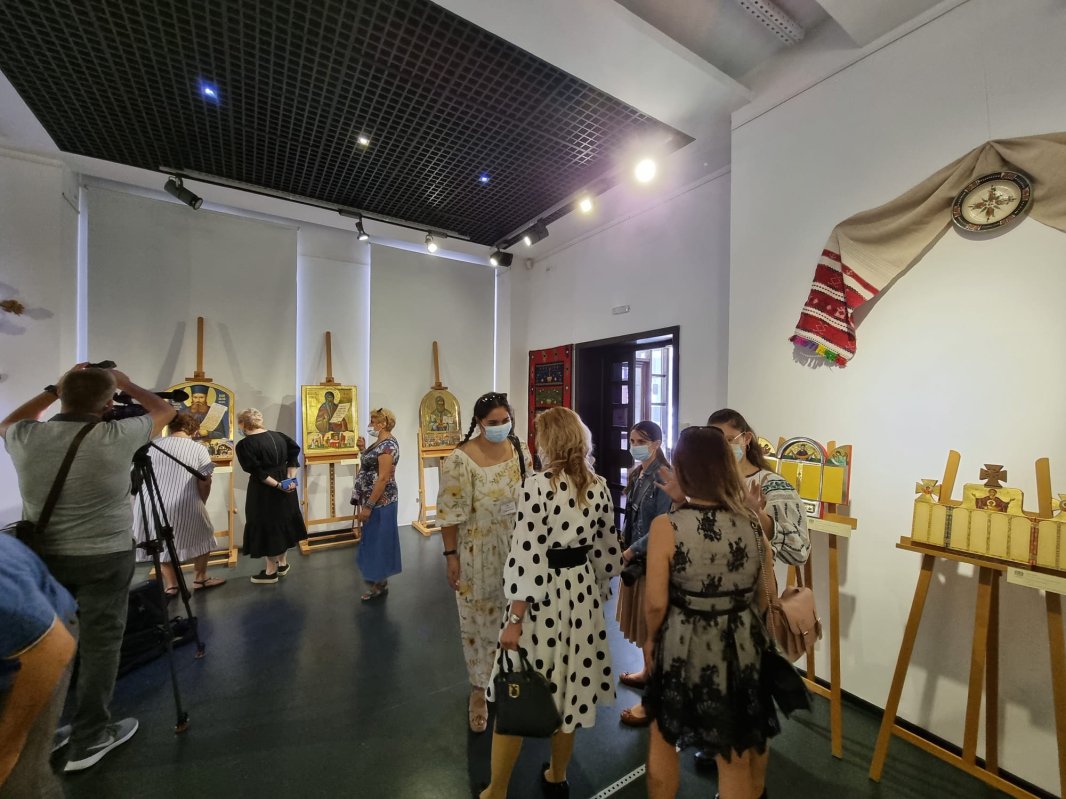 Expoziția „Icoana ortodoxă - lumina credinței” la Muzeul Satului din București 184193