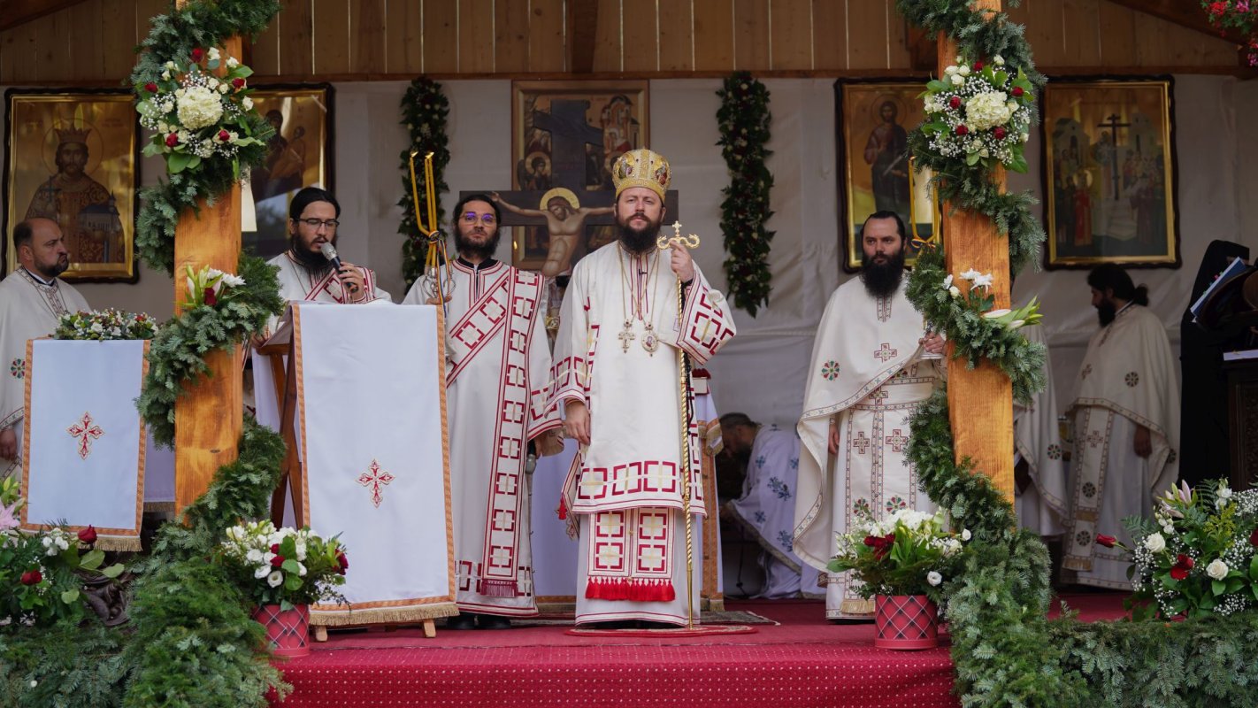 Hram și resfințire de paraclis la Mănăstirea Pătrăuți 184279