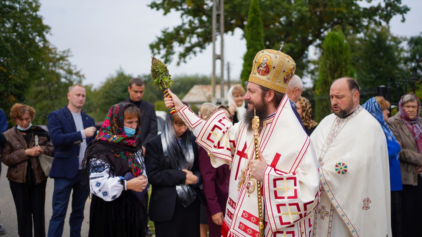 Hram și resfințire de paraclis la Mănăstirea Pătrăuți 184286