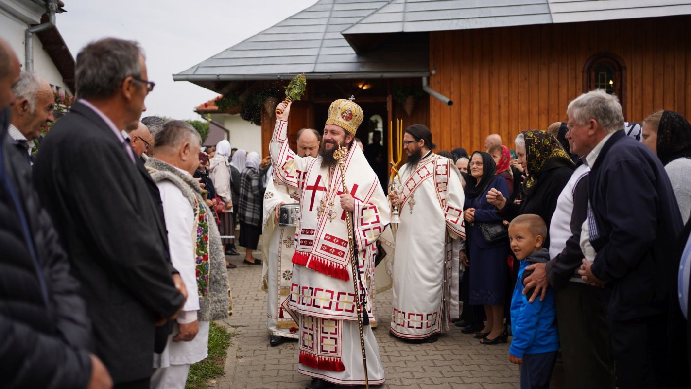 Hram și resfințire de paraclis la Mănăstirea Pătrăuți 184288