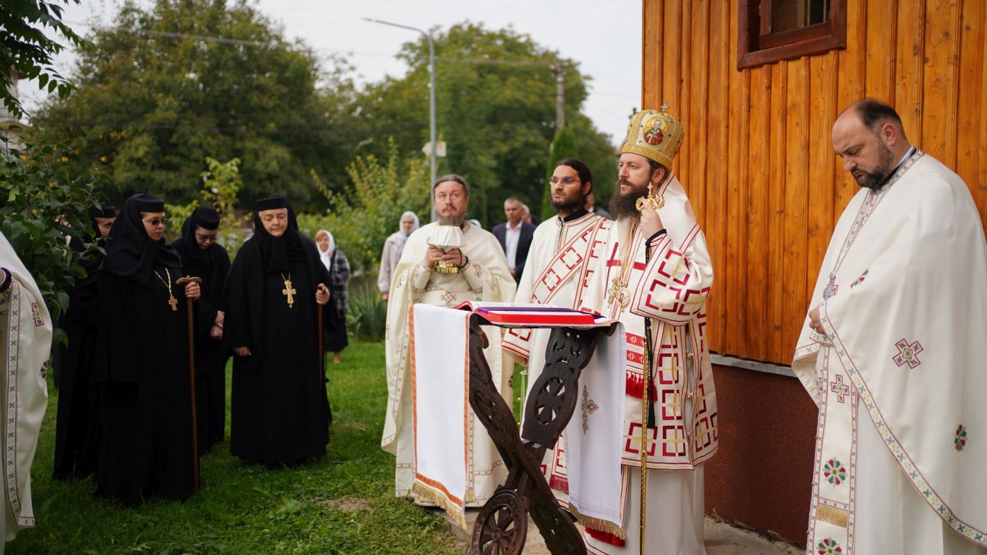 Hram și resfințire de paraclis la Mănăstirea Pătrăuți 184298