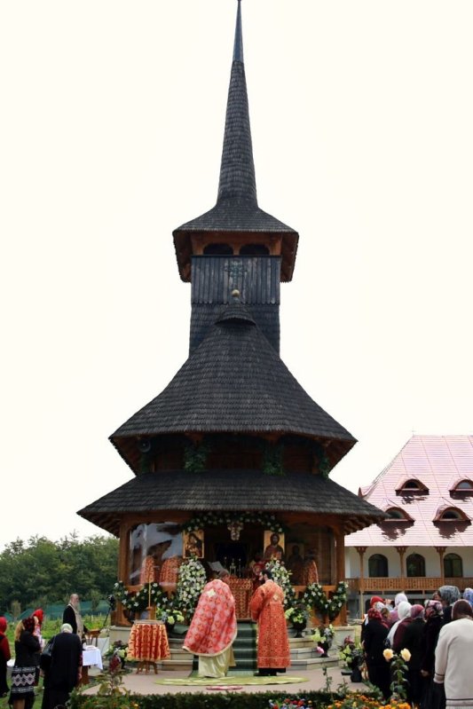 Mănăstirea Lebăda din Botoșani și-a cinstit hramul 184195