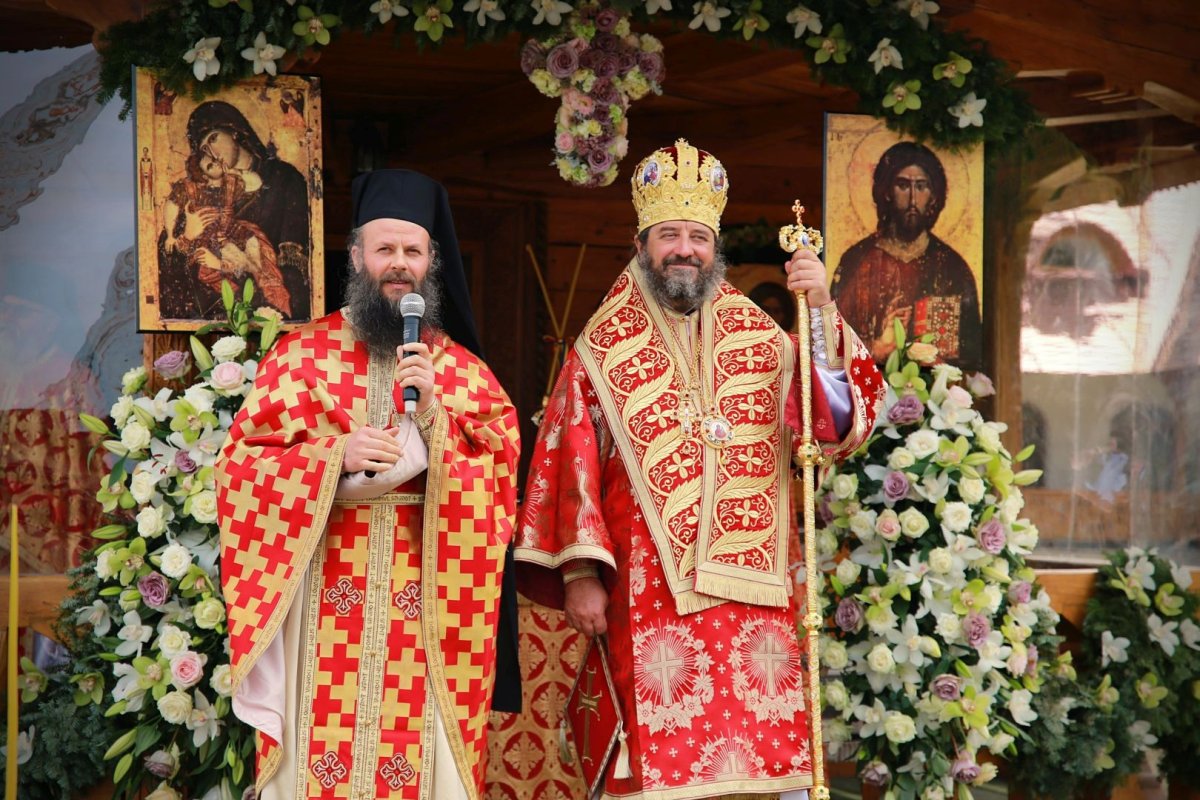 Mănăstirea Lebăda din Botoșani și-a cinstit hramul 184196