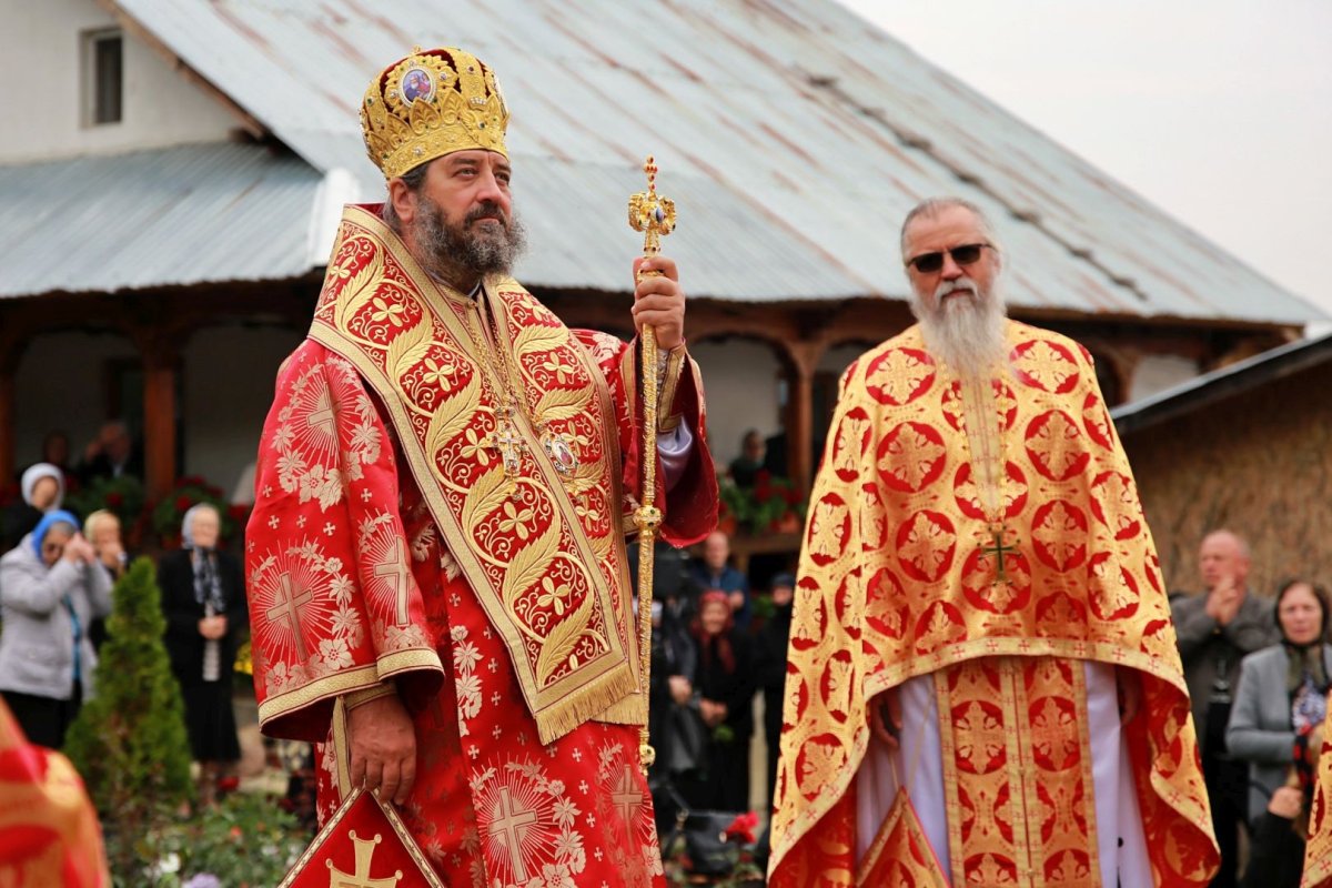 Mănăstirea Lebăda din Botoșani și-a cinstit hramul 184201