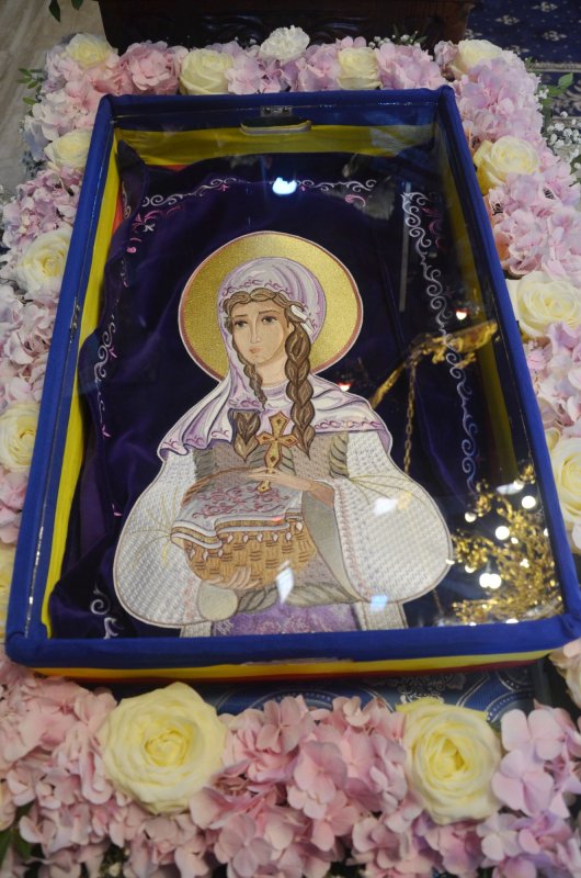 Veșmântul Sfintei Mucenițe Filofteia adus la Aleşd, în Episcopia Oradiei 184051