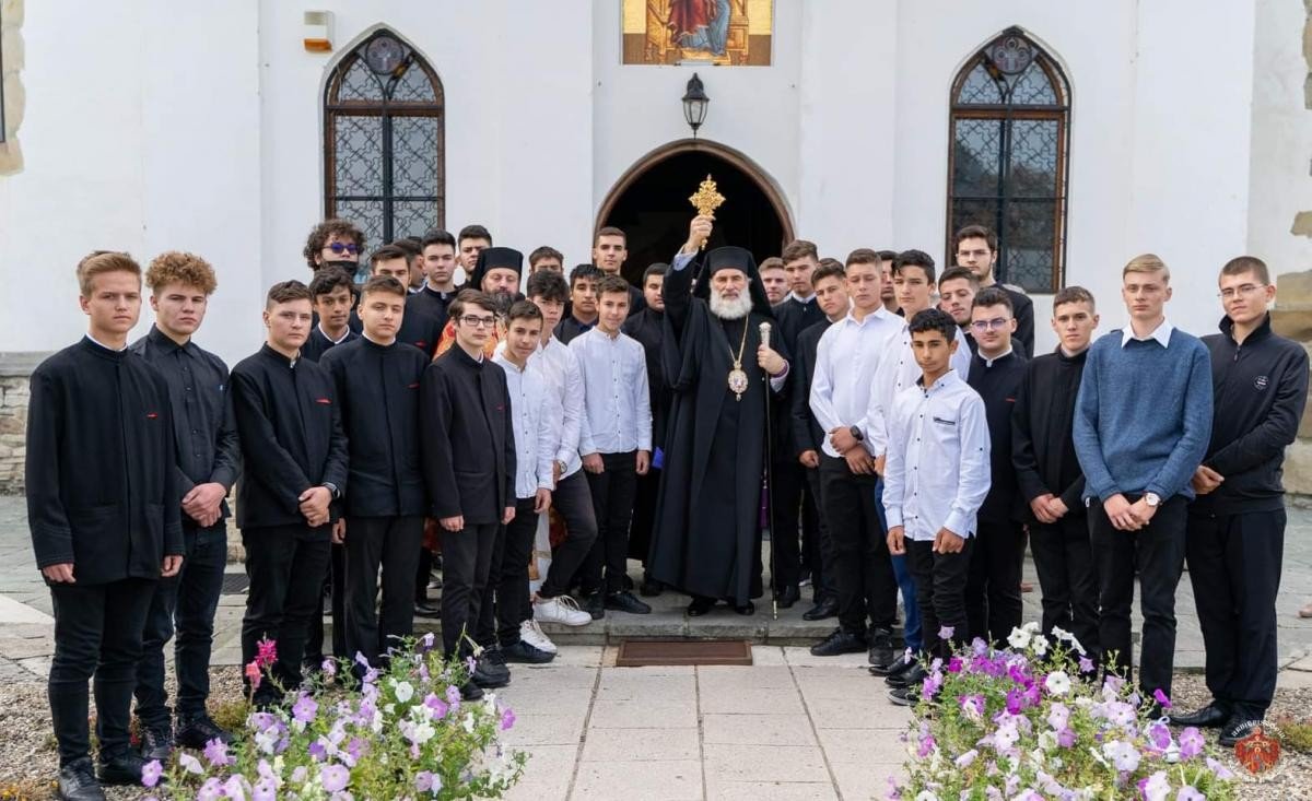 Binecuvântare pentru elevi și profesori în ziua Înălțării Sfintei Cruci 184347