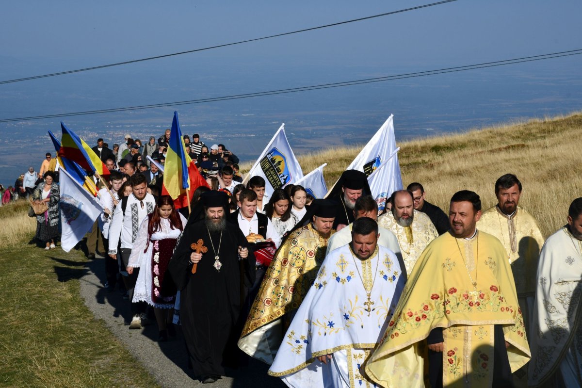 Pelerinajul de Înălțarea Sfintei Cruci pe Muntele Mic, Caraș-Severin 184349