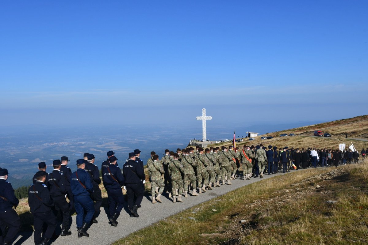 Pelerinajul de Înălțarea Sfintei Cruci pe Muntele Mic, Caraș-Severin 184350