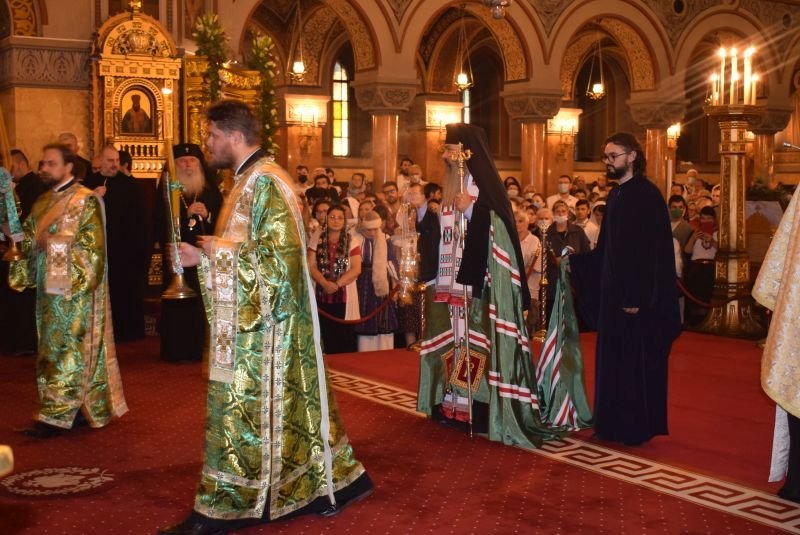 Procesiune cu moaștele Sfântului Ierarh Iosif cel Nou pe străzile Timișoarei 184318