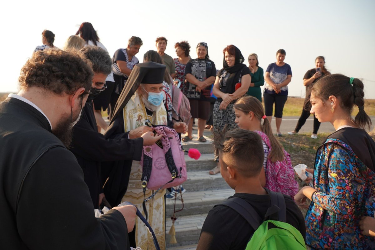 Binecuvântarea primelor cruci din cimitirul victimelor din colonia-penitenciar de la Salcia 184462