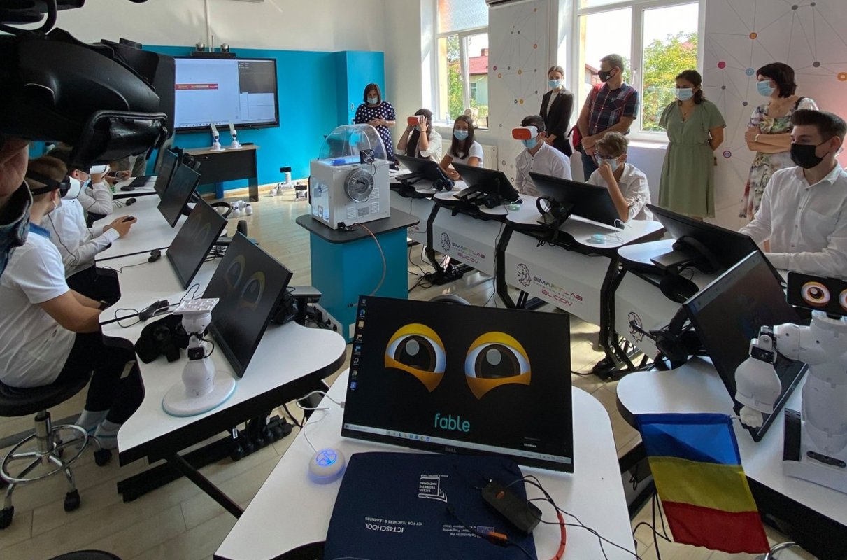 Educaţie cu tehnologie smart într-un sat din Prahova 184429