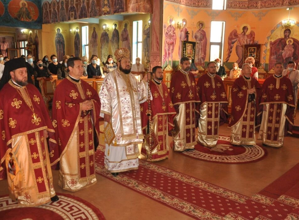 Liturghie arhierească în Parohia Ortelec, Zalău 184444