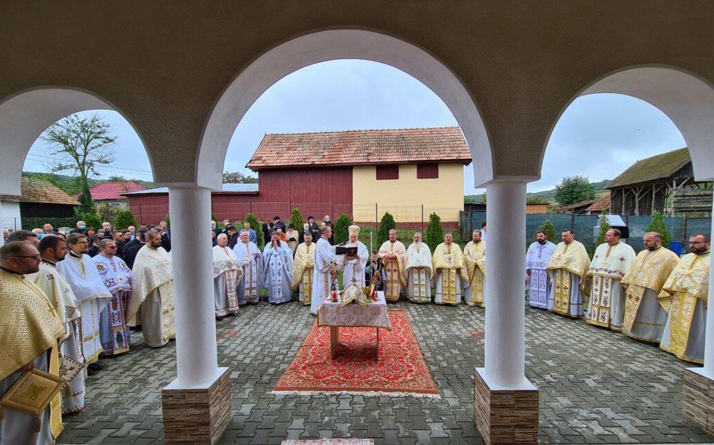 Sfințirea Bisericii „Pogorârea Sfântului Duh” din Boteni, judeţul Cluj 184583
