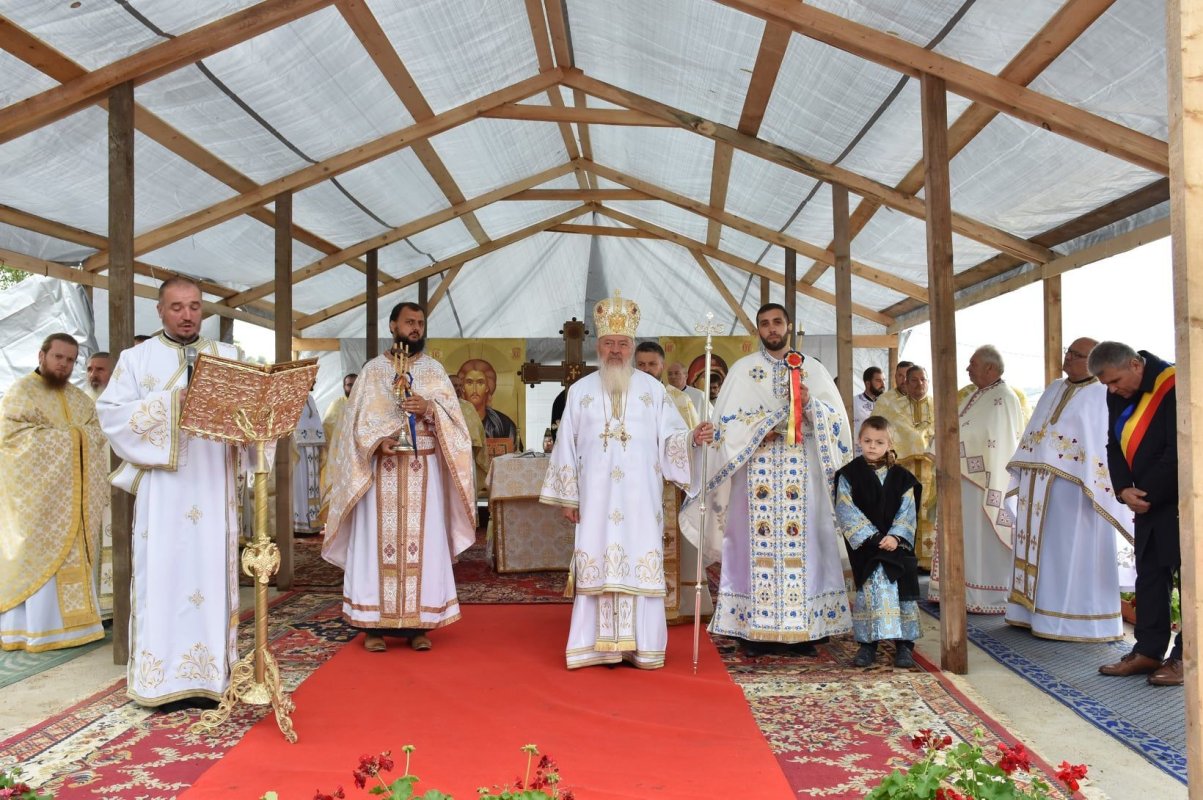 Sfințirea Bisericii „Pogorârea Sfântului Duh” din Boteni, judeţul Cluj 184587