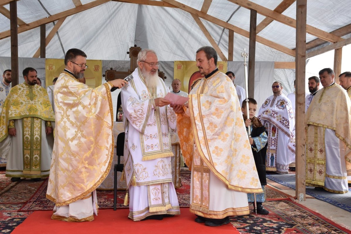 Sfințirea Bisericii „Pogorârea Sfântului Duh” din Boteni, judeţul Cluj 184588