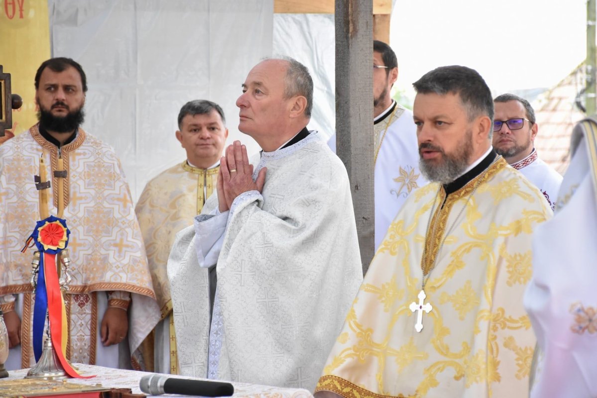 Sfințirea Bisericii „Pogorârea Sfântului Duh” din Boteni, judeţul Cluj 184589