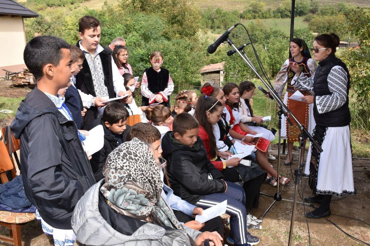 Sfințirea Bisericii „Pogorârea Sfântului Duh” din Boteni, judeţul Cluj 184592