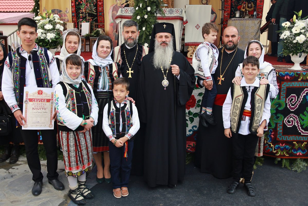 Târnosire de biserică în localitatea nemțeană Grințieș 184624