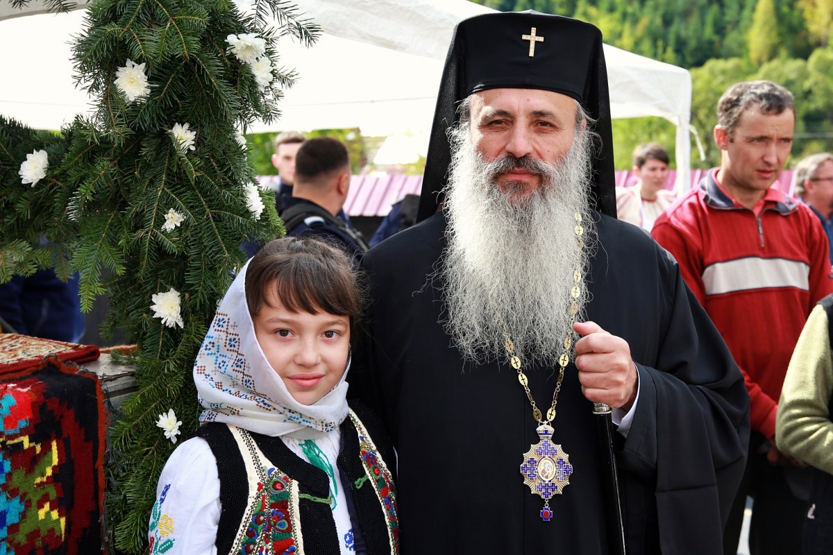 Târnosire de biserică în localitatea nemțeană Grințieș 184627