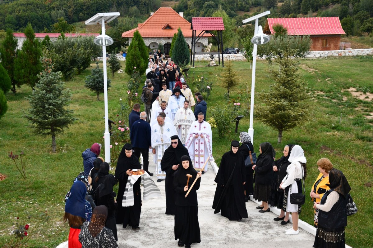 Mănăstirea Petroșnița din Caraș-Severin și-a sărbătorit hramul 184836