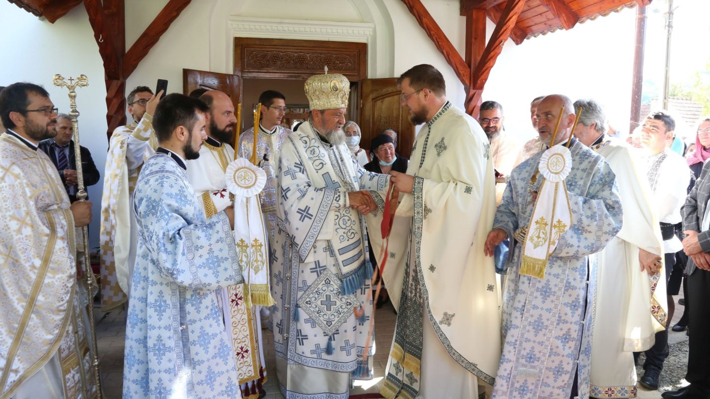 Zi de binecuvântare pentru comunitatea parohială din Veseud 184785