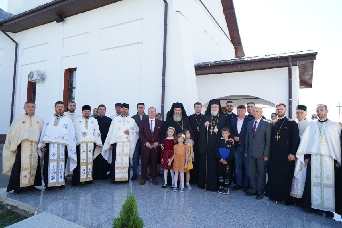 Biserica mănăstirii ialomiţene Hagieni a îmbrăcat veşmântul sfinţeniei 184916