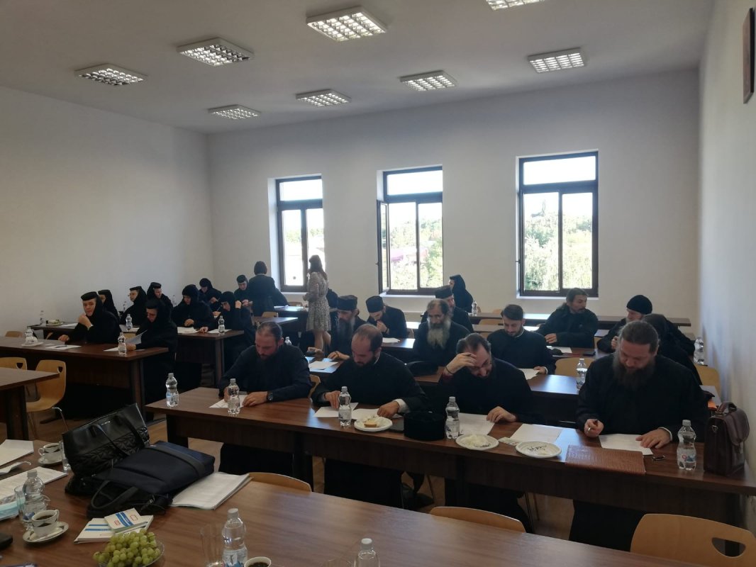 Perfecționare pentru muzeografii din Mitropolia Olteniei 185022