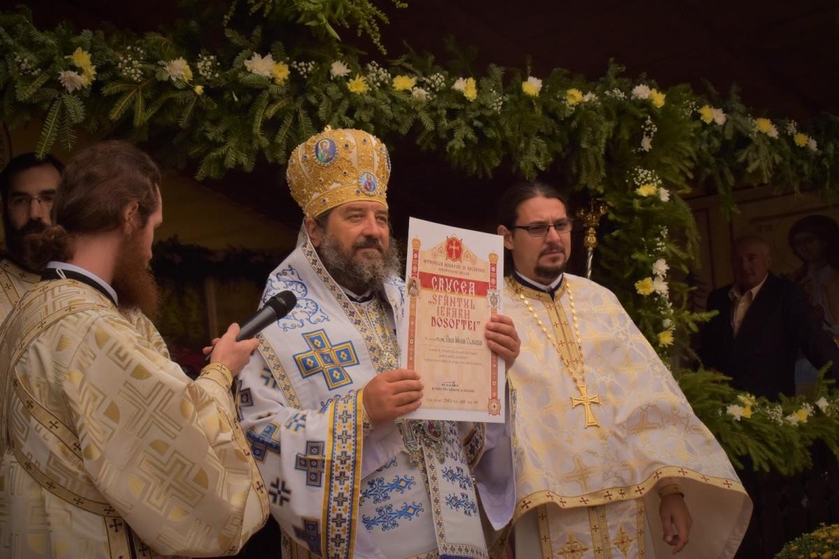 Sfințire de biserică în localitatea Dumbrăvița 185012