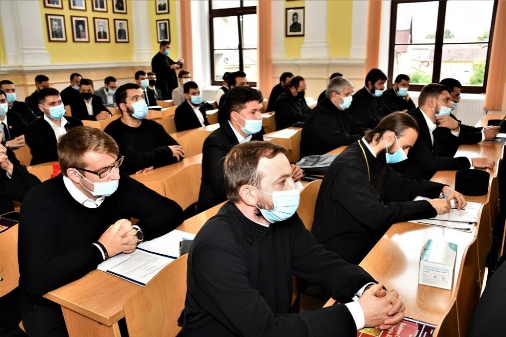 Simpozion studențesc la Facultatea de Teologie Ortodoxă din Arad 185053