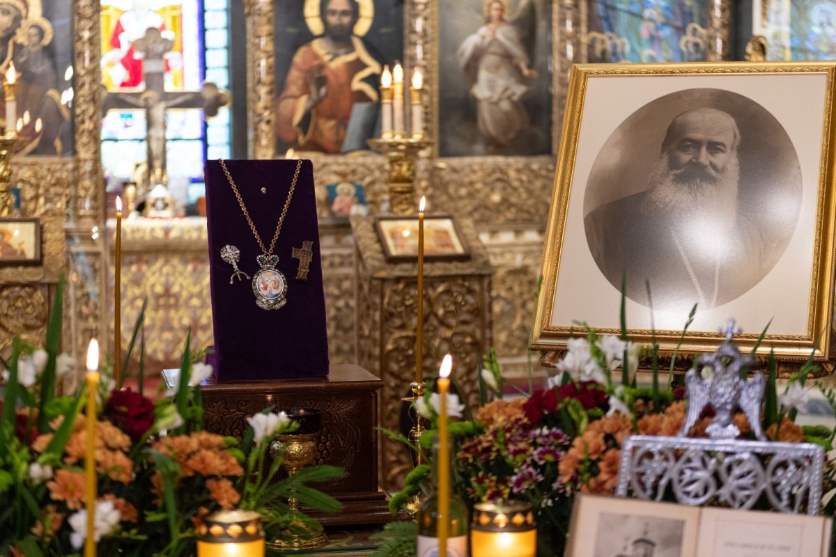 Slujbă de pomenire pentru Episcopul Nifon Niculescu la Biserica Albă din București 185184