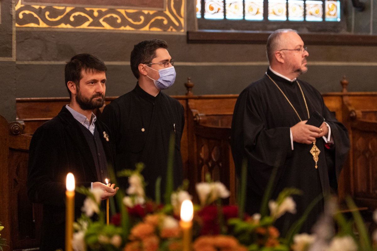 Slujbă de pomenire pentru Episcopul Nifon Niculescu la Biserica Albă din București 185189