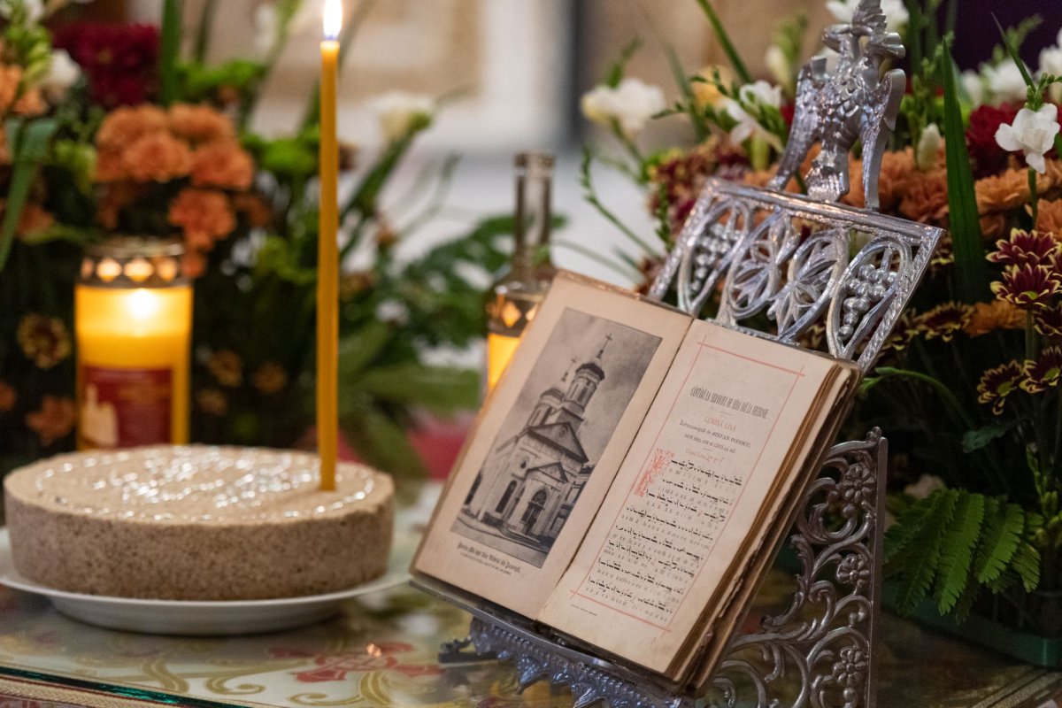 Slujbă de pomenire pentru Episcopul Nifon Niculescu la Biserica Albă din București 185190