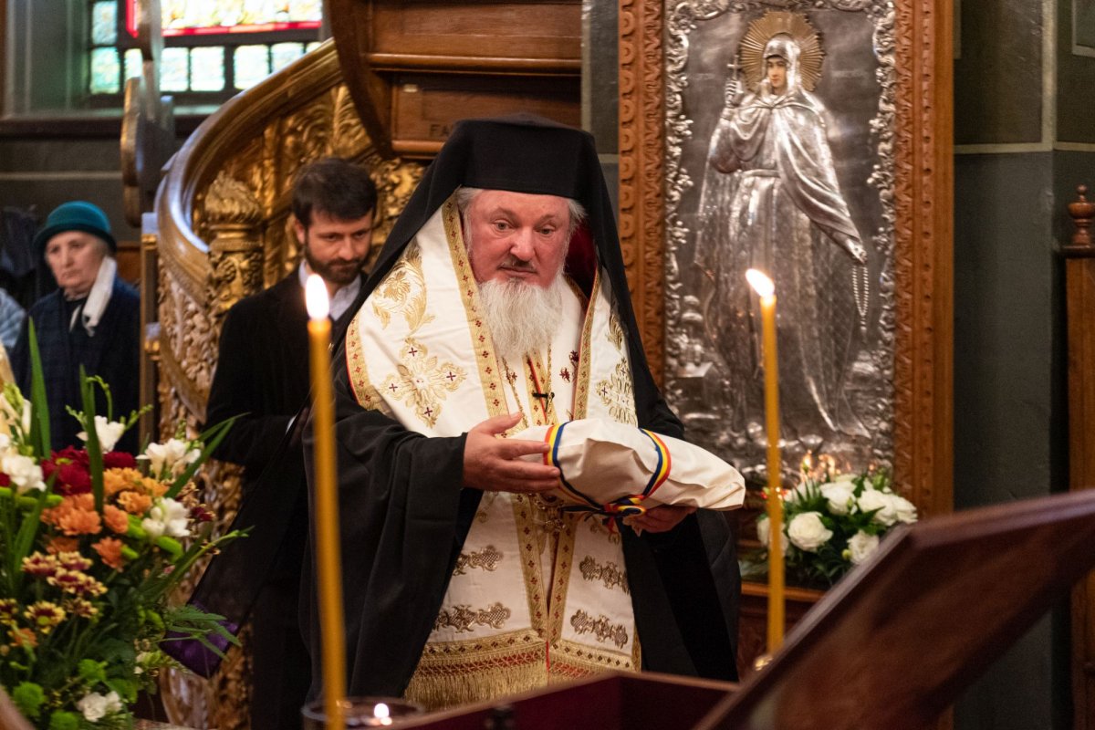 Slujbă de pomenire pentru Episcopul Nifon Niculescu la Biserica Albă din București 185191