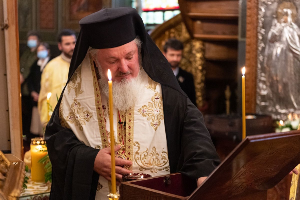 Slujbă de pomenire pentru Episcopul Nifon Niculescu la Biserica Albă din București 185192