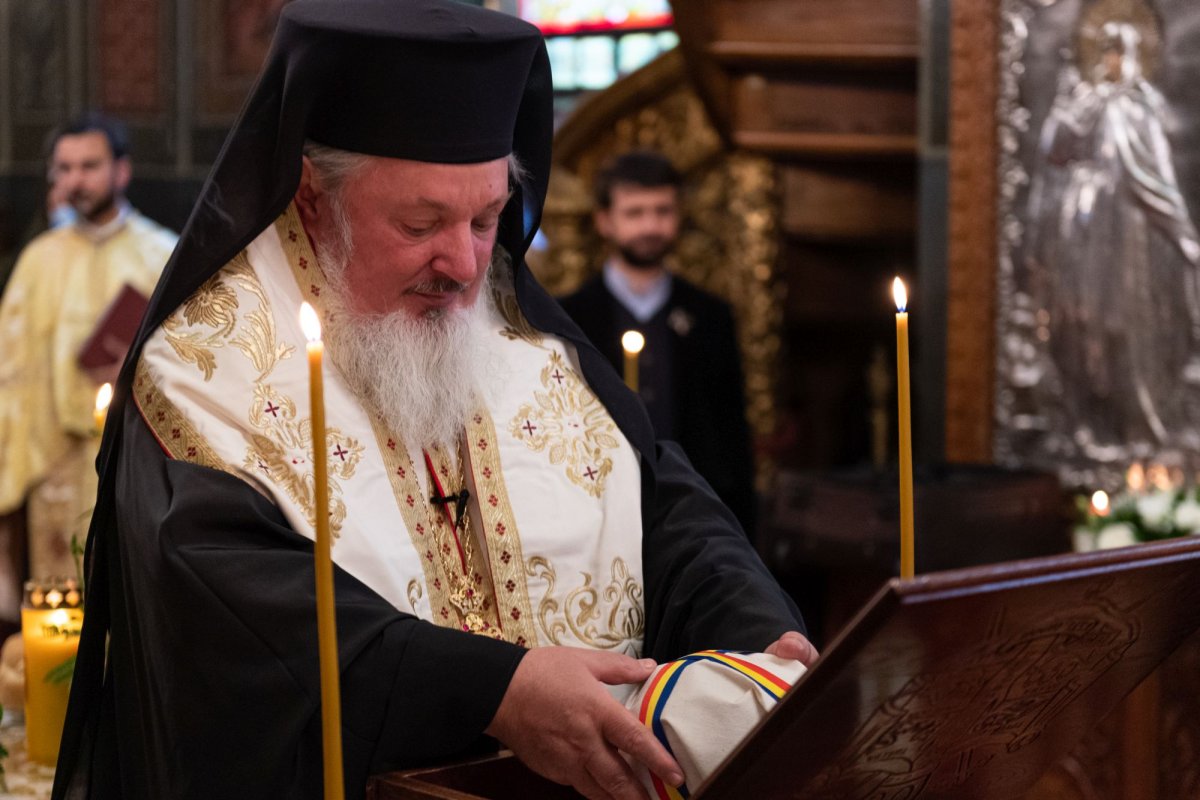 Slujbă de pomenire pentru Episcopul Nifon Niculescu la Biserica Albă din București 185193