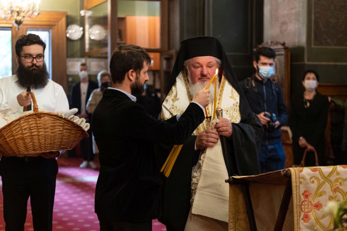 Slujbă de pomenire pentru Episcopul Nifon Niculescu la Biserica Albă din București 185194