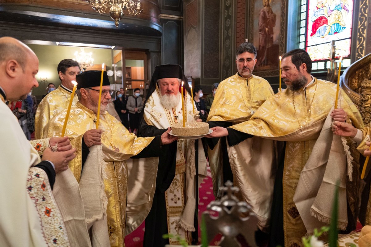 Slujbă de pomenire pentru Episcopul Nifon Niculescu la Biserica Albă din București 185200