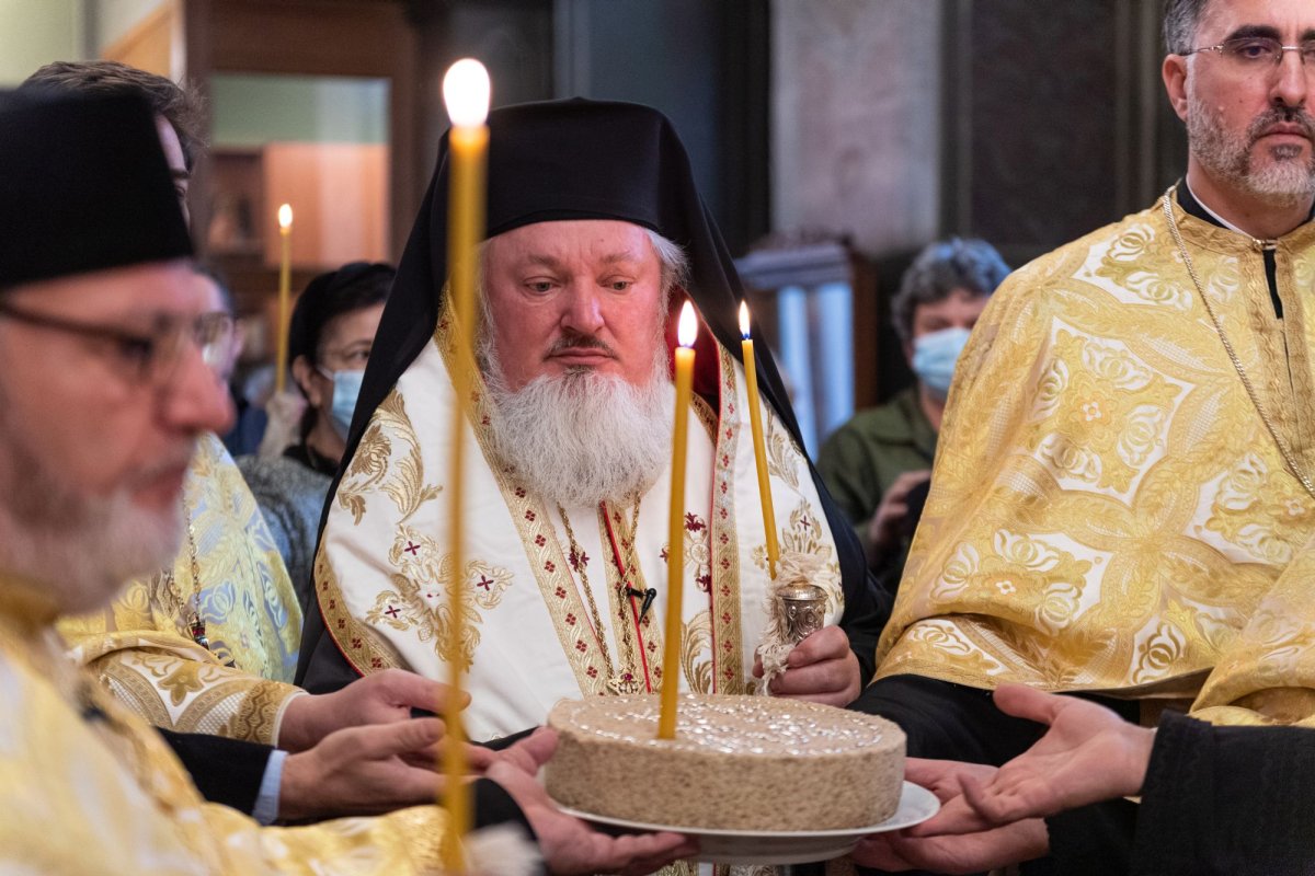 Slujbă de pomenire pentru Episcopul Nifon Niculescu la Biserica Albă din București 185201