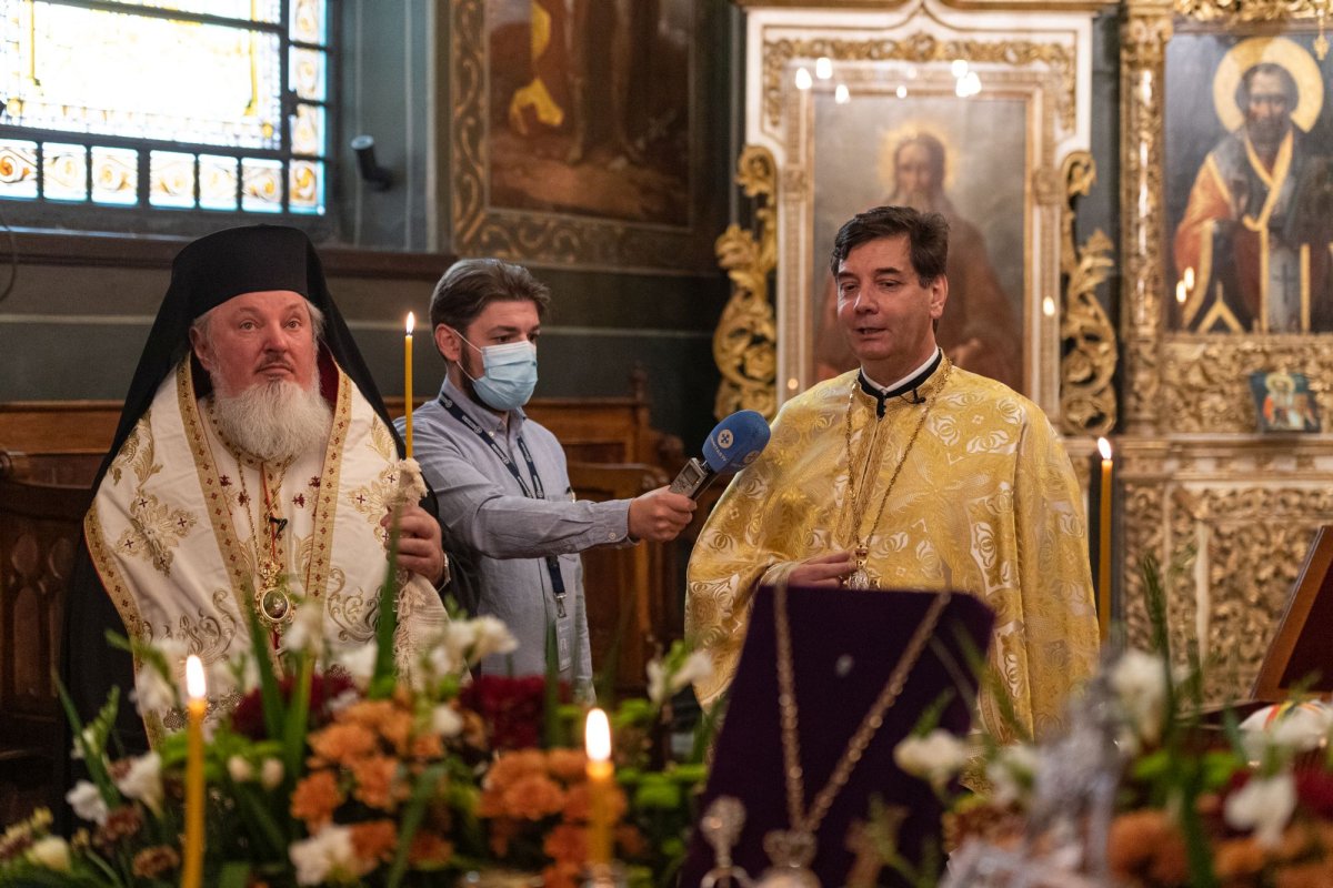 Slujbă de pomenire pentru Episcopul Nifon Niculescu la Biserica Albă din București 185204