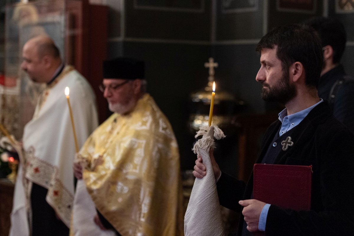 Slujbă de pomenire pentru Episcopul Nifon Niculescu la Biserica Albă din București 185205