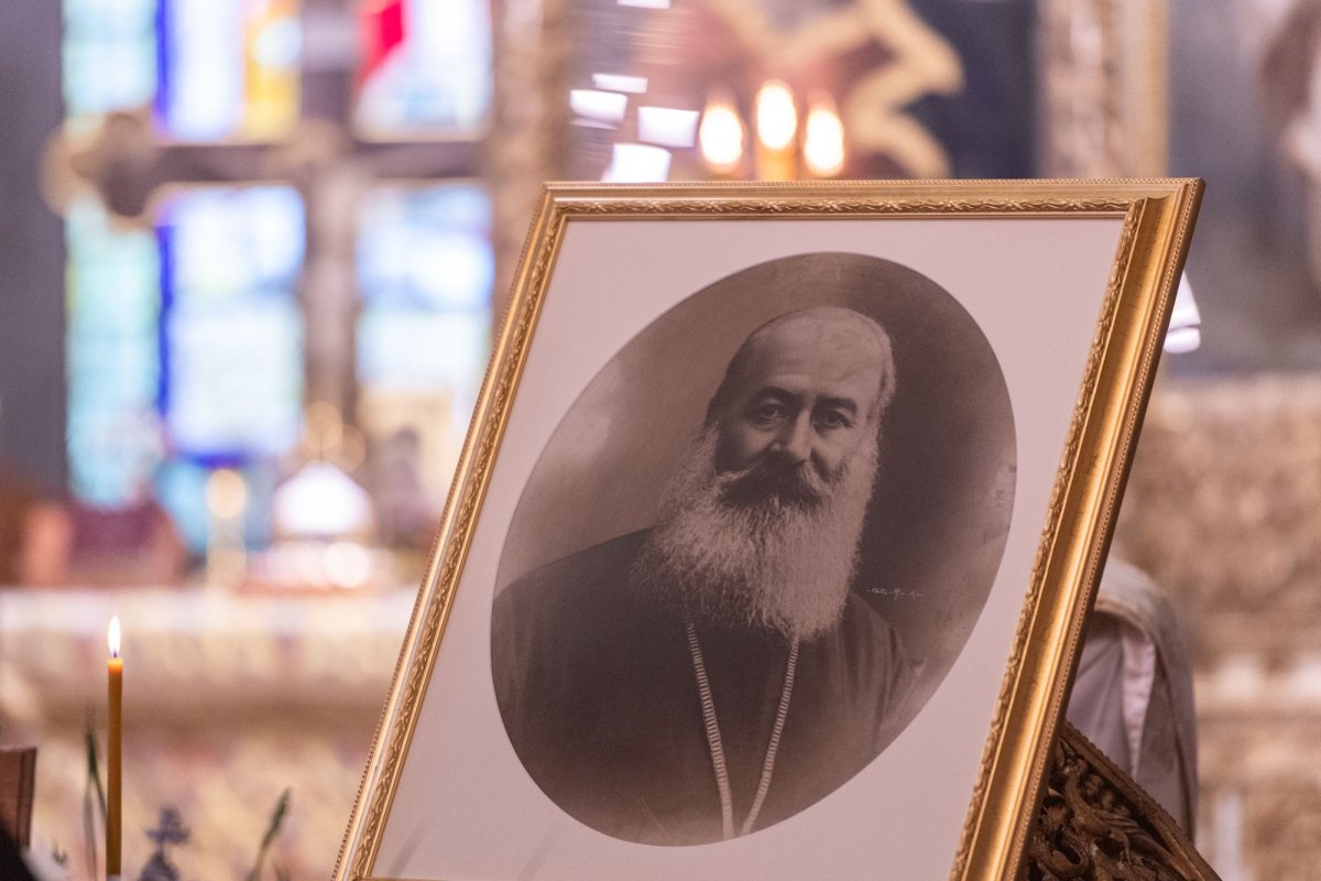 Slujbă de pomenire pentru Episcopul Nifon Niculescu la Biserica Albă din București 185206