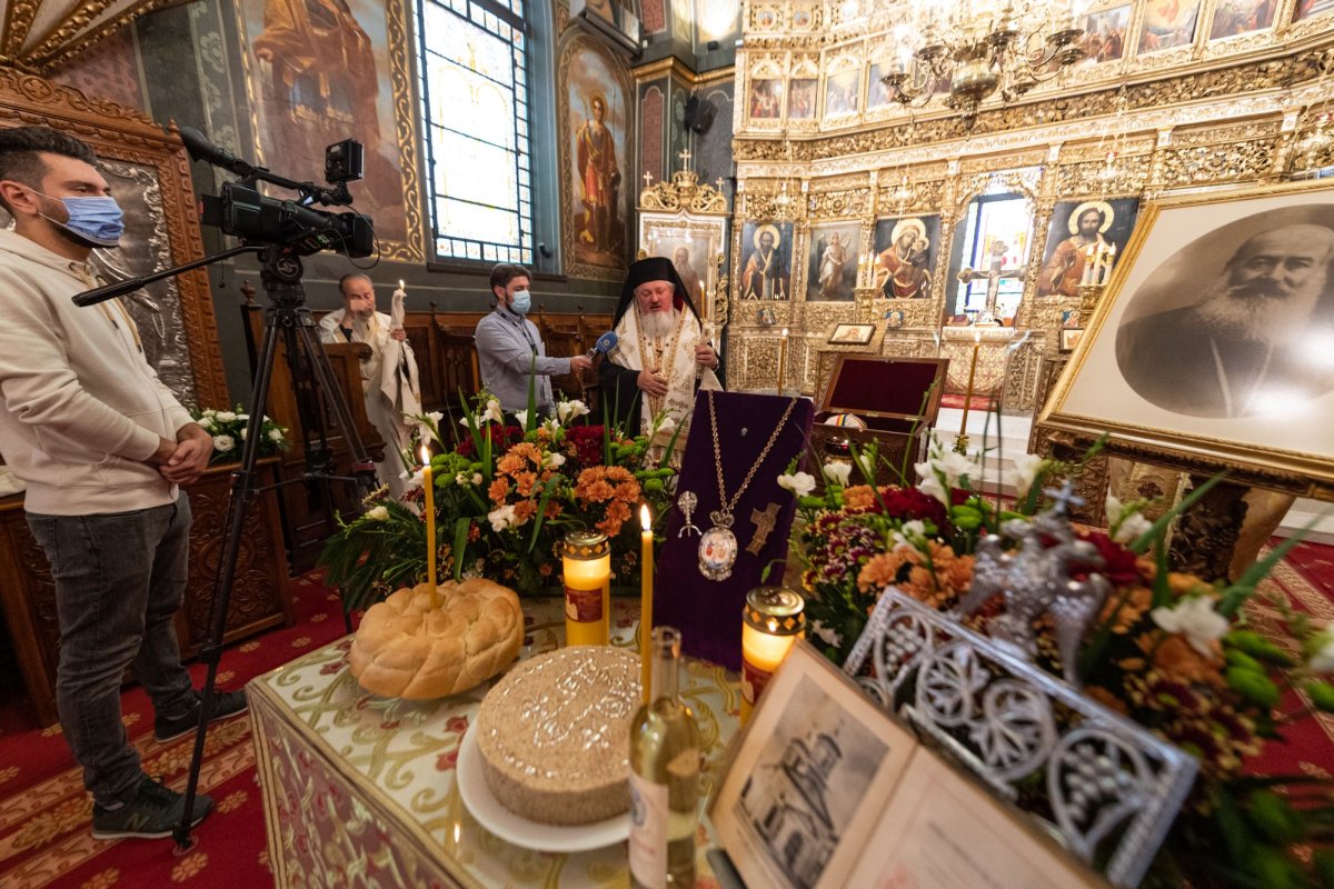 Slujbă de pomenire pentru Episcopul Nifon Niculescu la Biserica Albă din București 185209