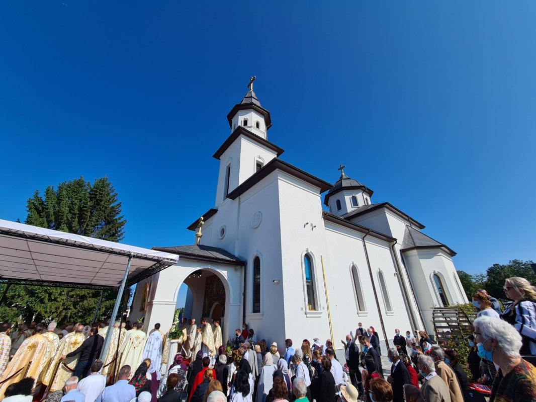 Biserica „Adormirea Maicii Domnului” din Cluj-Napoca, resfințită la 60 de ani de la târnosire 185649