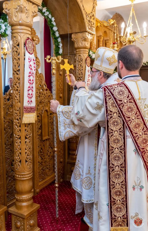 Paraclisul din incinta Protoieriei Onești a fost sfințit 185645