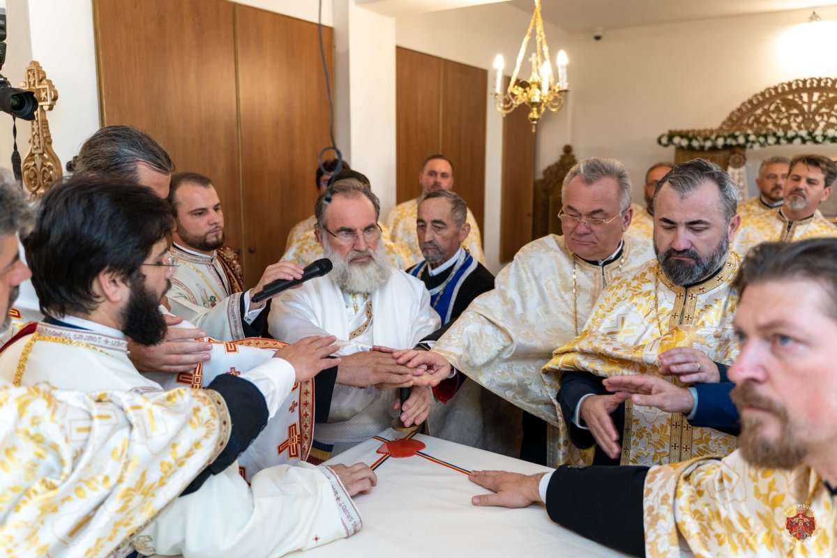 Paraclisul din incinta Protoieriei Onești a fost sfințit 185646