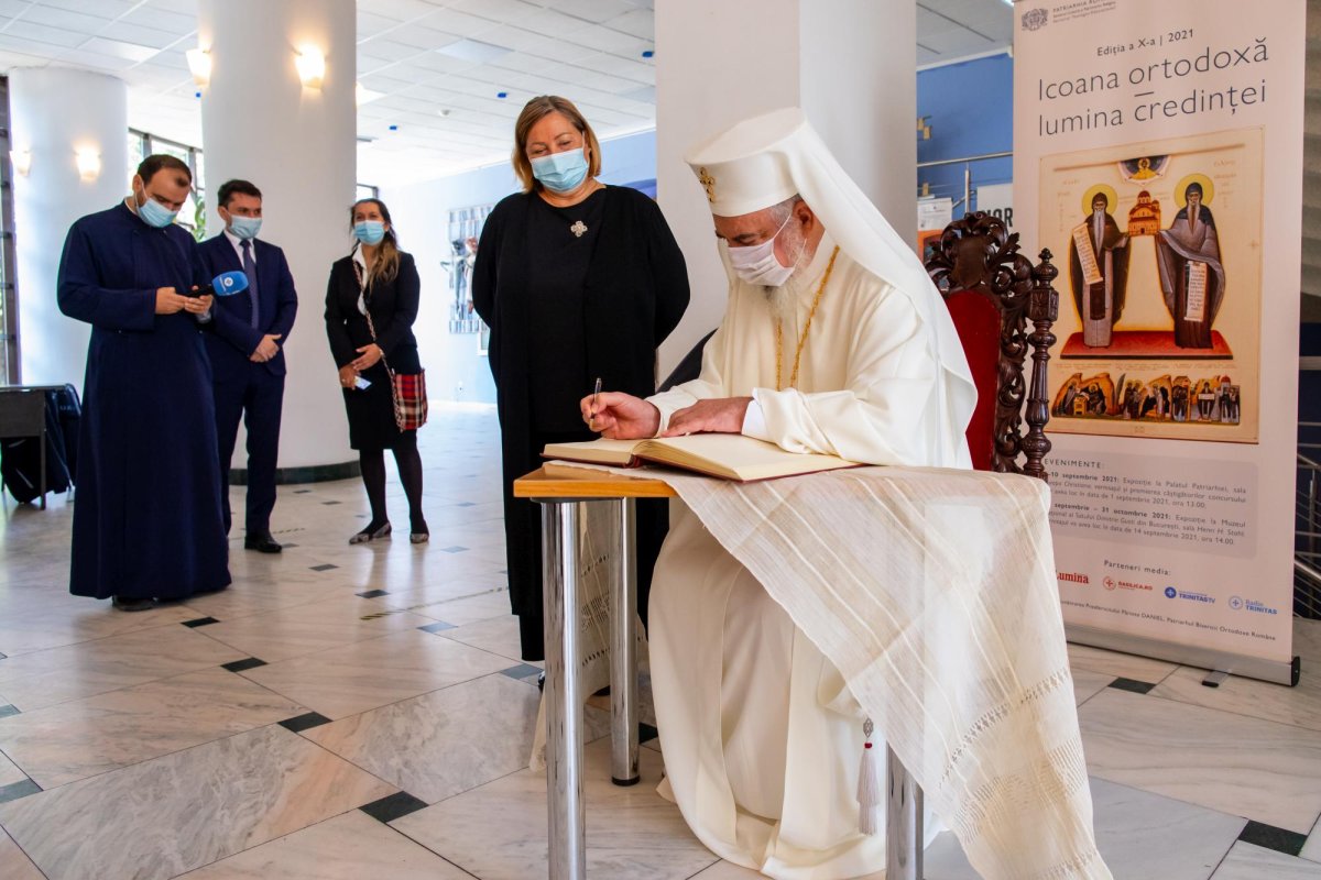 Patriarhul României în vizită la Muzeul Național al Satului 185699