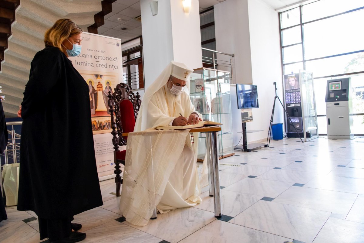 Patriarhul României în vizită la Muzeul Național al Satului 185700