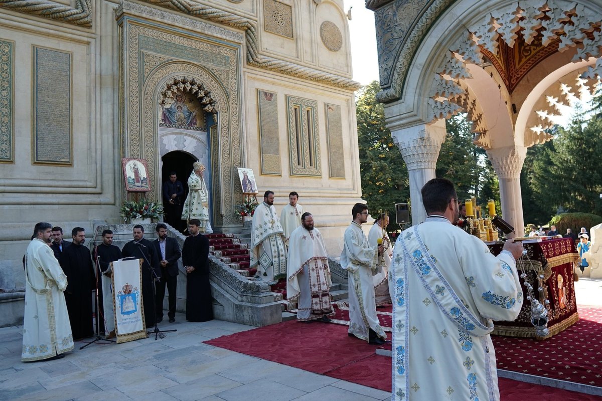 Sfântul Voievod Neagoe Basarab sărbătorit la Curtea de Argeș 185766