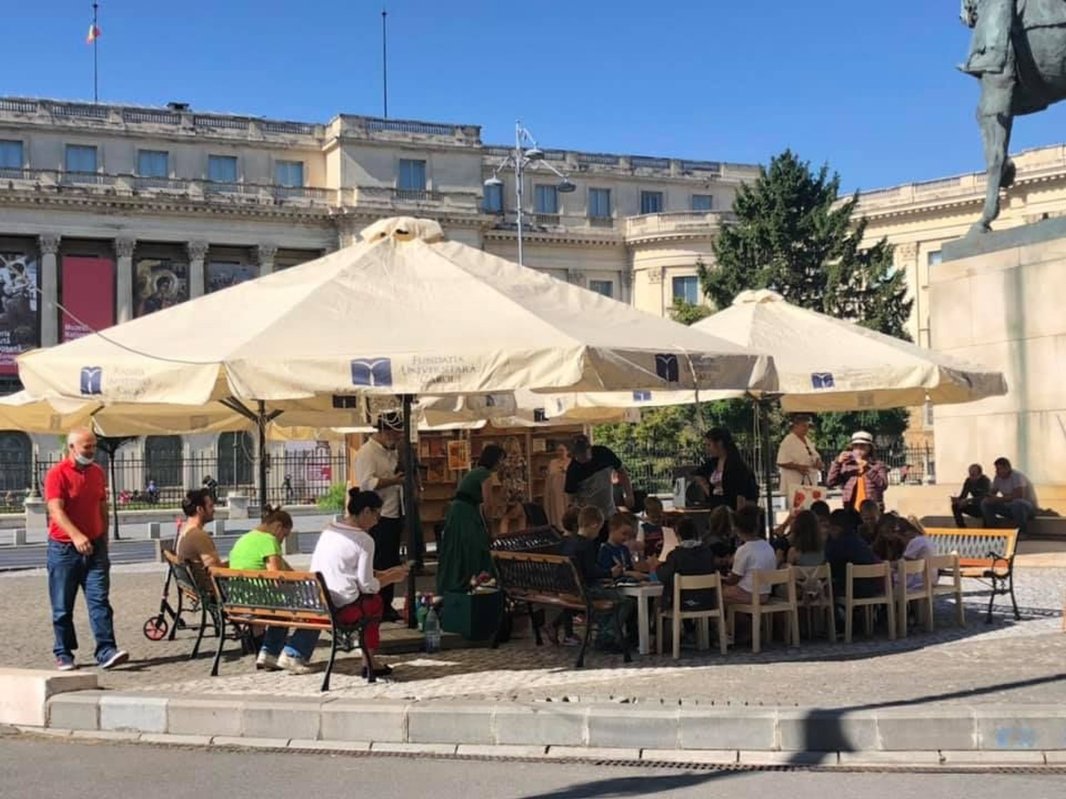 Cărțile și arta au ieșit pe Calea Victoriei 185830