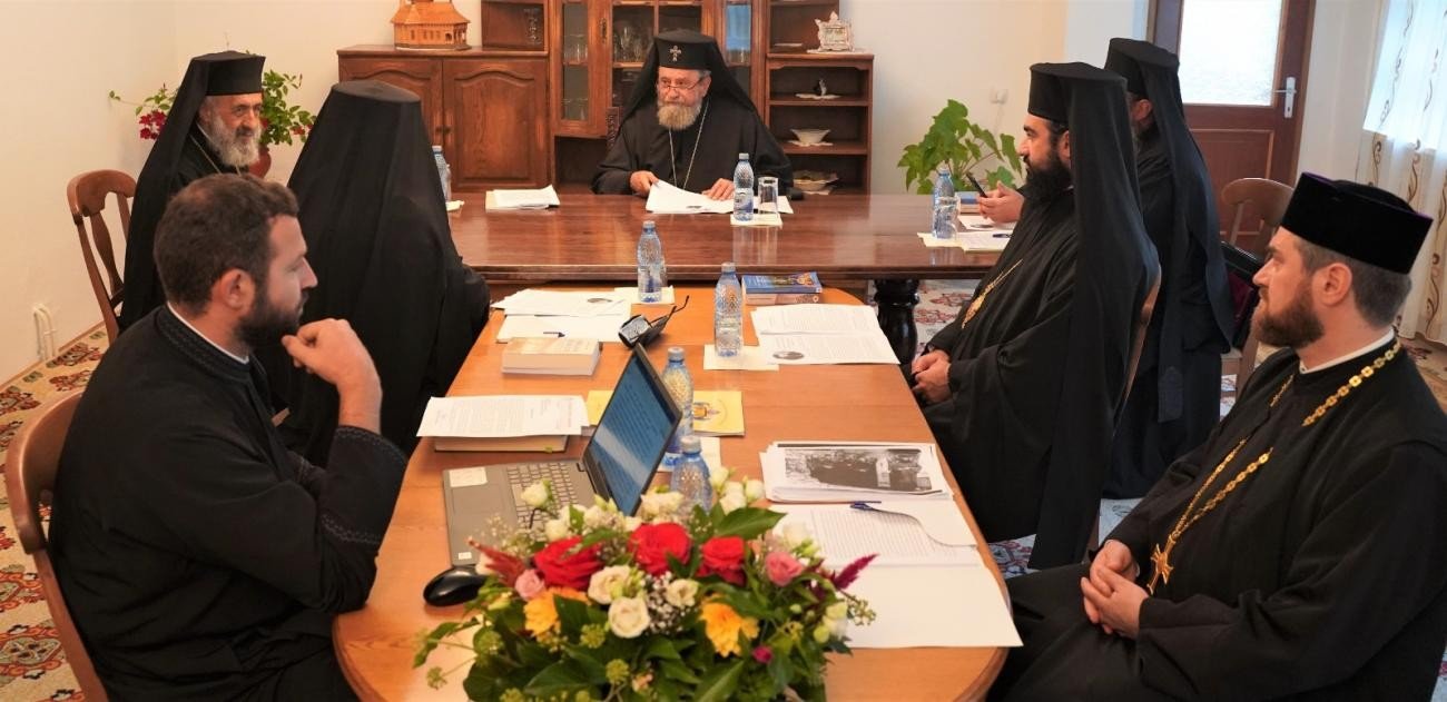Ședința de lucru a Sinodului mitropolitan al Mitropoliei Ardealului la Mănăstirea Râmeț 185938